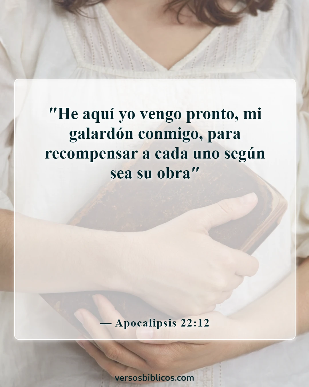 Versículos de la Biblia sobre el karma (Apocalipsis 22:12)