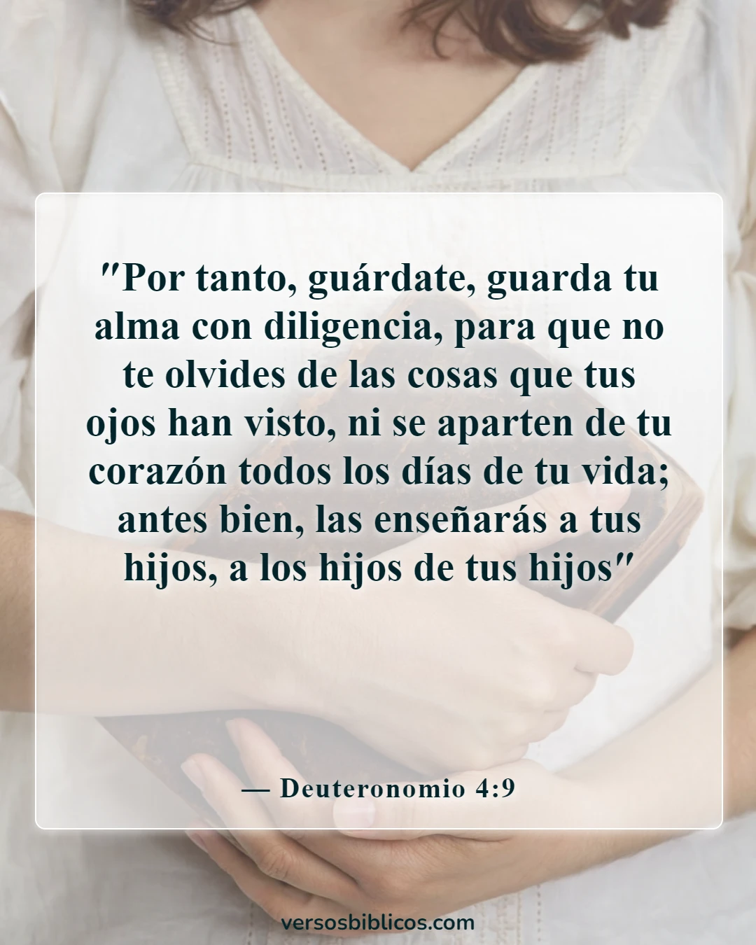 Versículos de la Biblia sobre la enseñanza a los niños (Deuteronomio 4:9)
